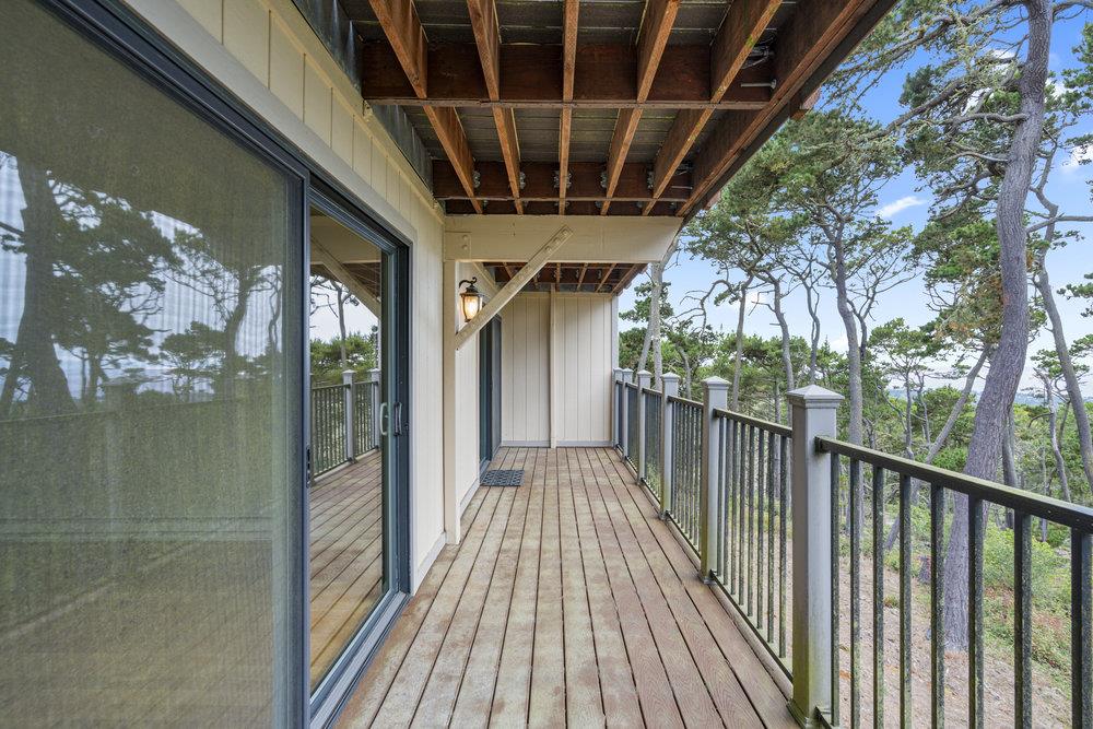 Detail Gallery Image 26 of 36 For 250 Forest Ridge Rd #5,  Monterey,  CA 93940 - 2 Beds | 2 Baths