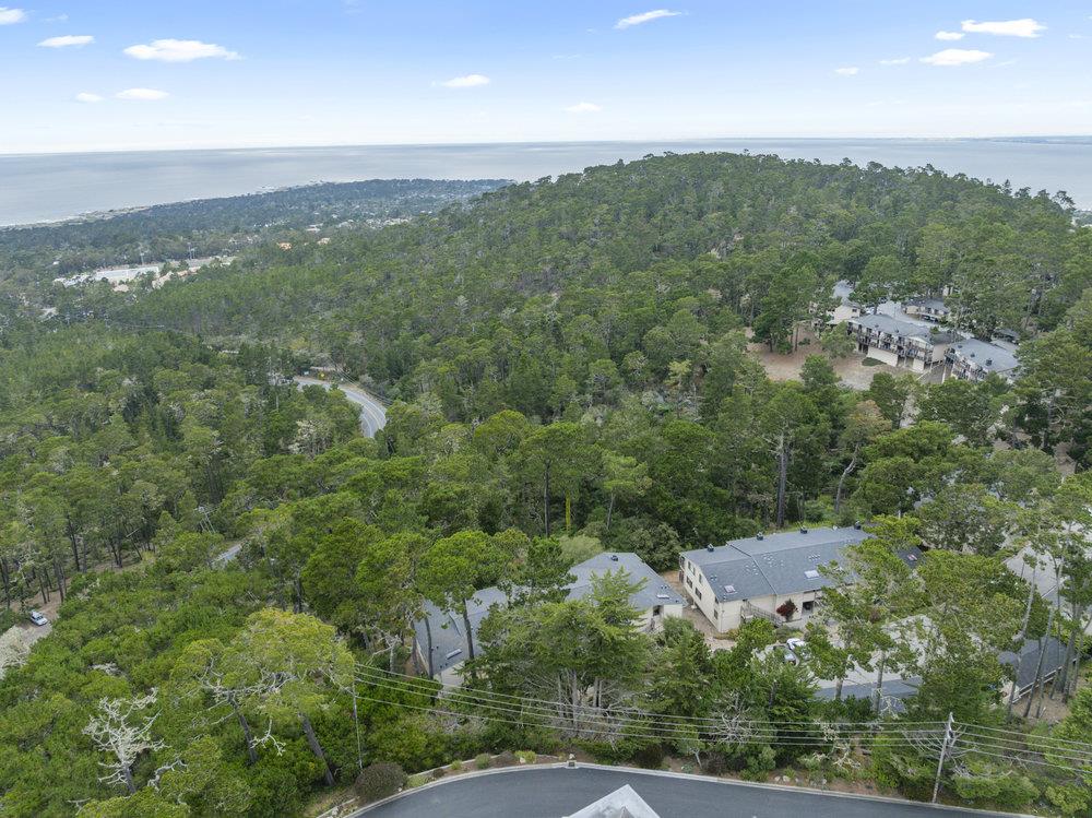 Detail Gallery Image 32 of 36 For 250 Forest Ridge Rd #5,  Monterey,  CA 93940 - 2 Beds | 2 Baths