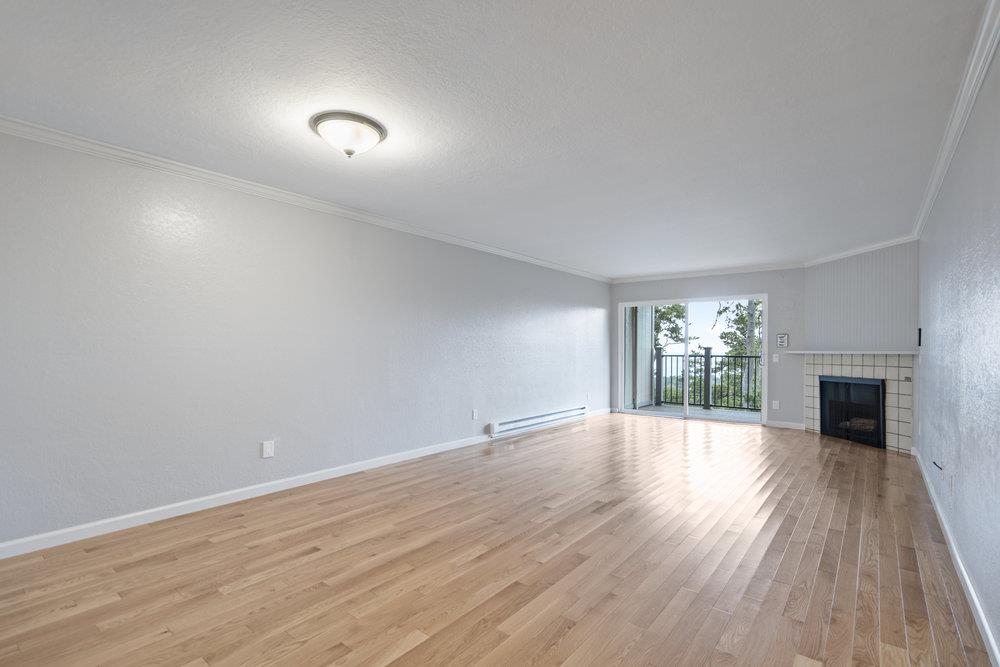 Detail Gallery Image 9 of 36 For 250 Forest Ridge Rd #5,  Monterey,  CA 93940 - 2 Beds | 2 Baths