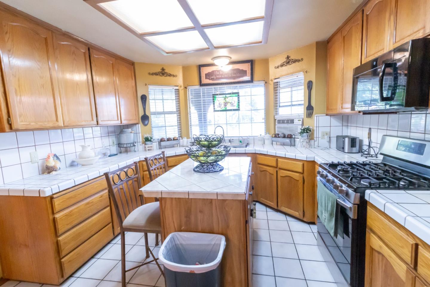 Detail Gallery Image 5 of 30 For 10475 Mission Ave, Le Grand,  CA 95333 - 3 Beds | 2 Baths