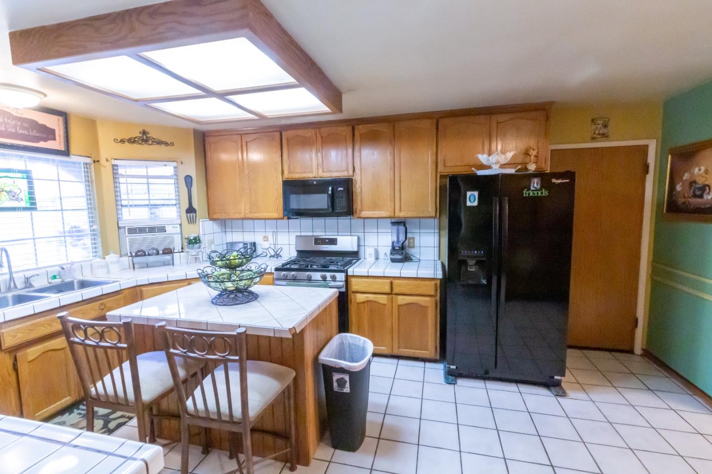 Detail Gallery Image 6 of 30 For 10475 Mission Ave, Le Grand,  CA 95333 - 3 Beds | 2 Baths