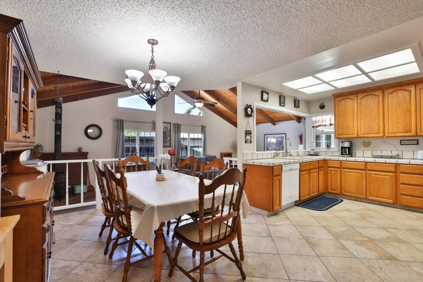 Detail Gallery Image 8 of 38 For 6484 Cebu Ct, San Jose,  CA 95119 - 3 Beds | 2 Baths