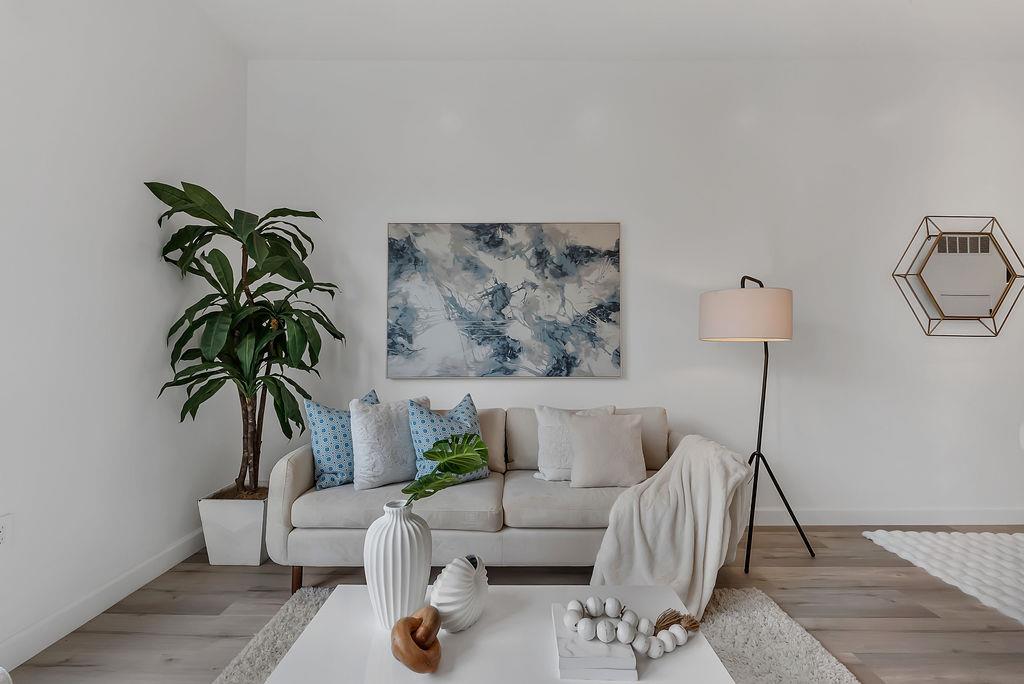Detail Gallery Image 3 of 6 For 889 Mclellan Dr #205,  South San Francisco,  CA 94080 - 1 Beds | 1 Baths
