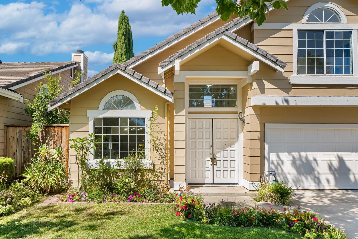 Detail Gallery Image 3 of 44 For 1274 Notting Hill Dr, San Jose,  CA 95131 - 3 Beds | 2/1 Baths