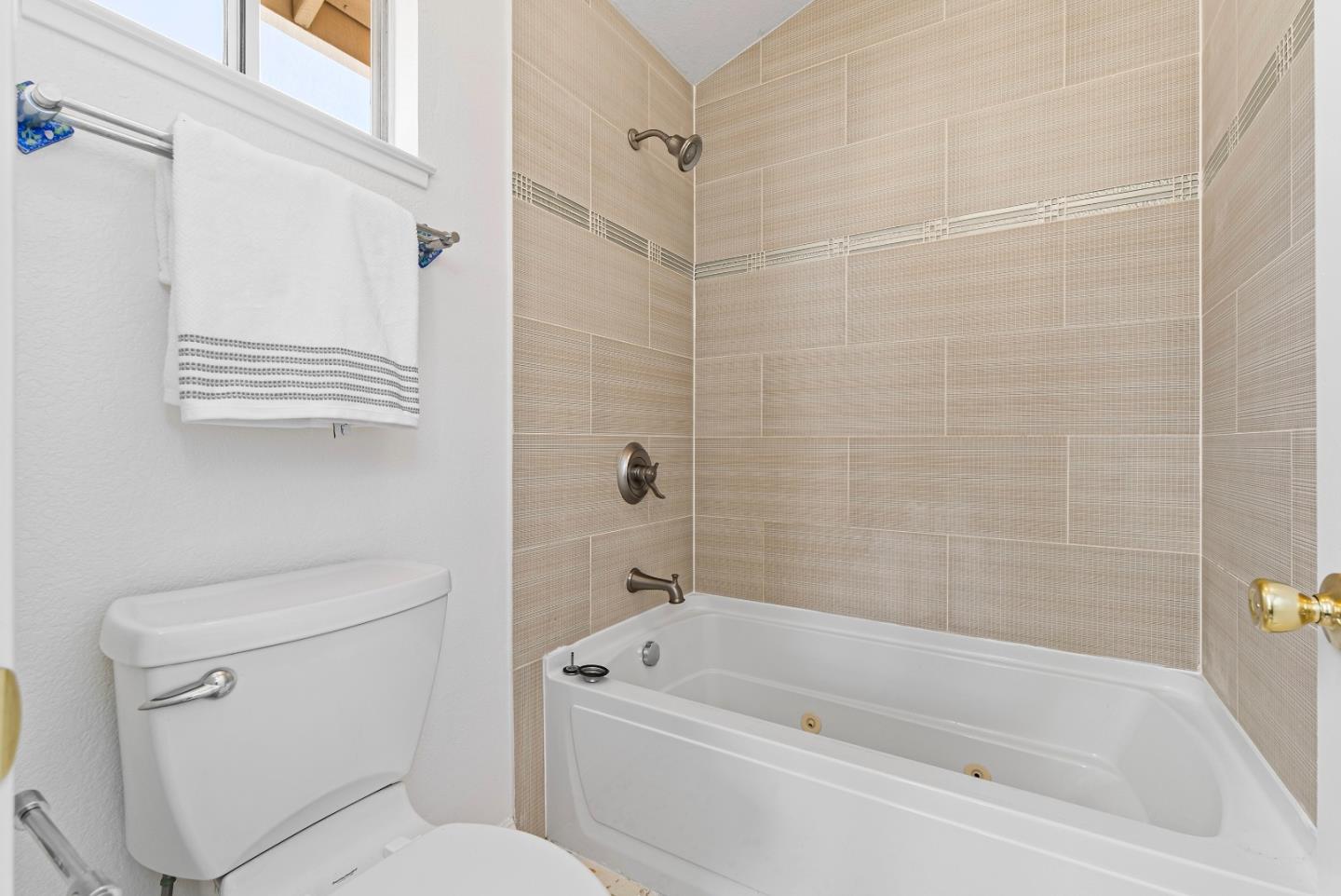 Detail Gallery Image 31 of 44 For 1274 Notting Hill Dr, San Jose,  CA 95131 - 3 Beds | 2/1 Baths