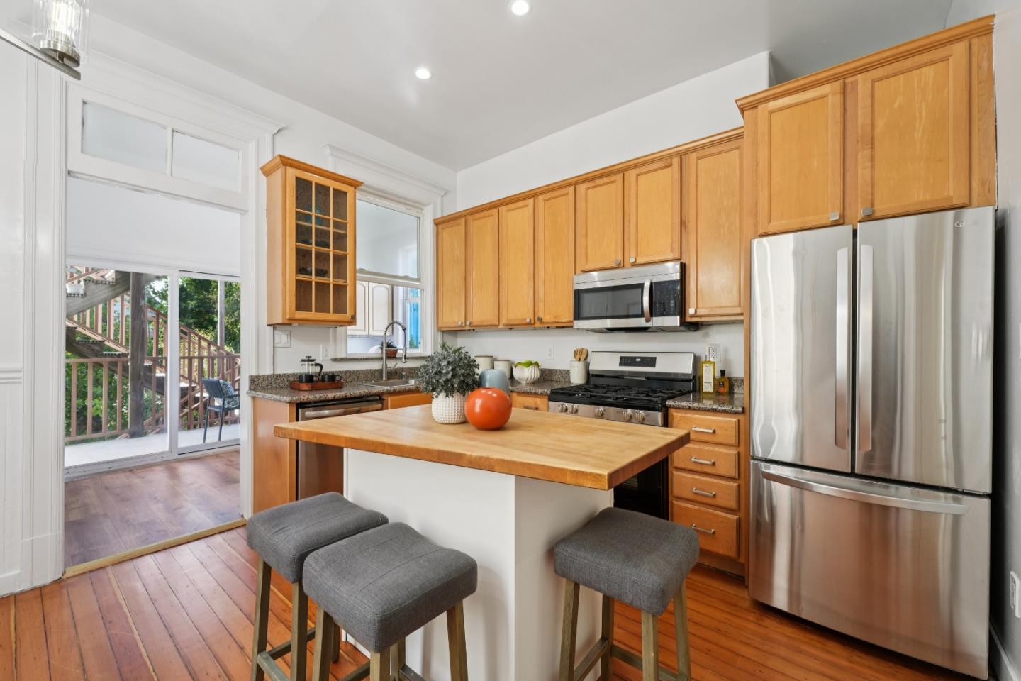 Detail Gallery Image 24 of 59 For 1212 Alabama St, San Francisco,  CA 94110 - 3 Beds | 1/1 Baths
