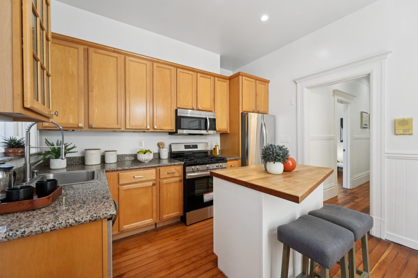 Detail Gallery Image 25 of 59 For 1212 Alabama St, San Francisco,  CA 94110 - 3 Beds | 1/1 Baths
