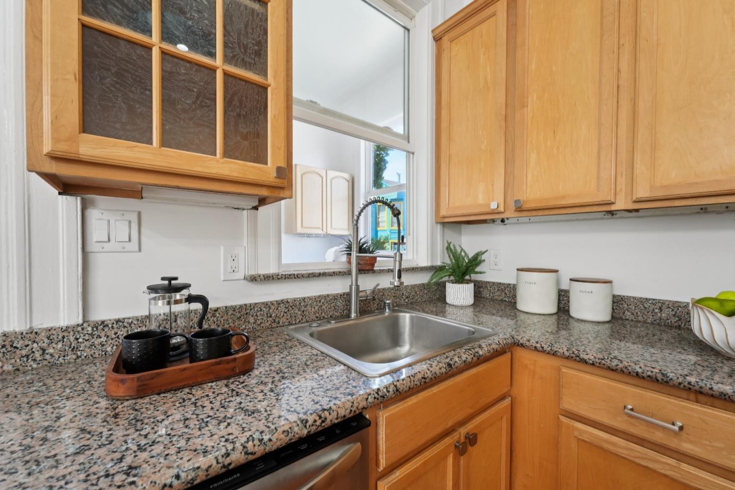 Detail Gallery Image 26 of 59 For 1212 Alabama St, San Francisco,  CA 94110 - 3 Beds | 1/1 Baths