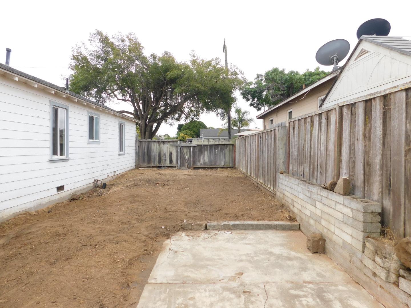 Detail Gallery Image 4 of 10 For 313 Paul Ave, Salinas,  CA 93906 - 2 Beds | 1 Baths