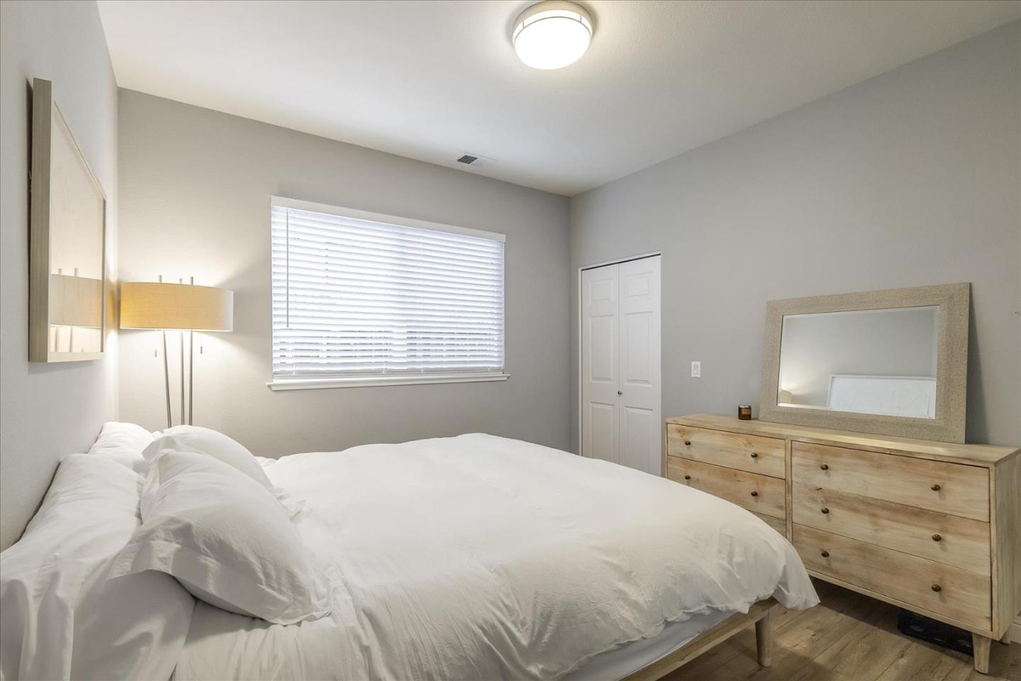 Detail Gallery Image 9 of 10 For 22287 Stevens Creek Blvd #B,  Cupertino,  CA 95014 - 1 Beds | 1 Baths