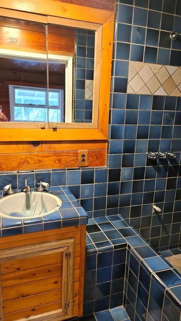 Detail Gallery Image 11 of 14 For 24766 Skyland Rd, Los Gatos,  CA 95033 - 2 Beds | 1 Baths