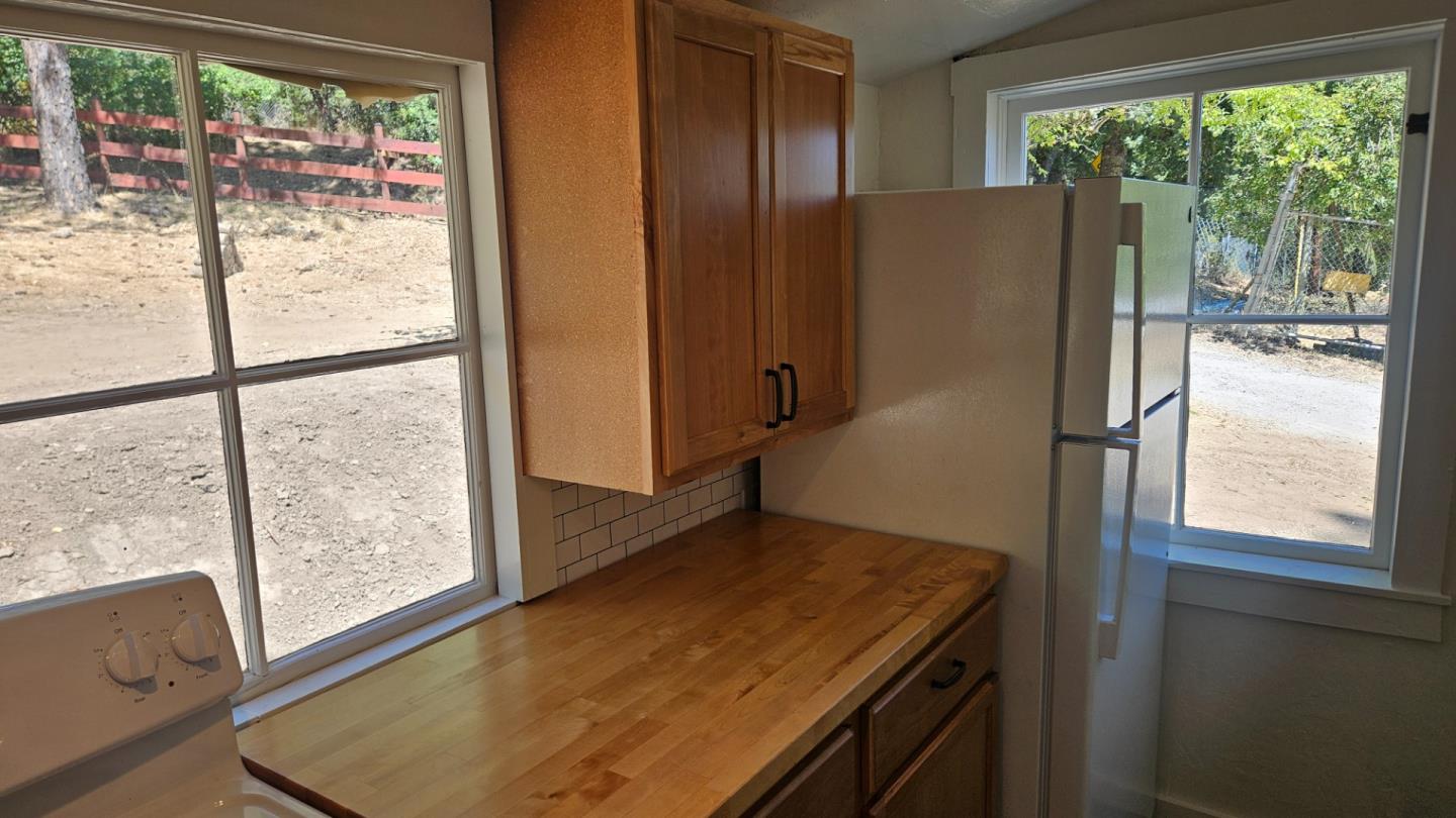 Detail Gallery Image 6 of 14 For 24766 Skyland Rd, Los Gatos,  CA 95033 - 2 Beds | 1 Baths