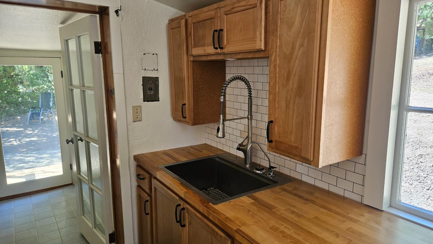 Detail Gallery Image 7 of 14 For 24766 Skyland Rd, Los Gatos,  CA 95033 - 2 Beds | 1 Baths