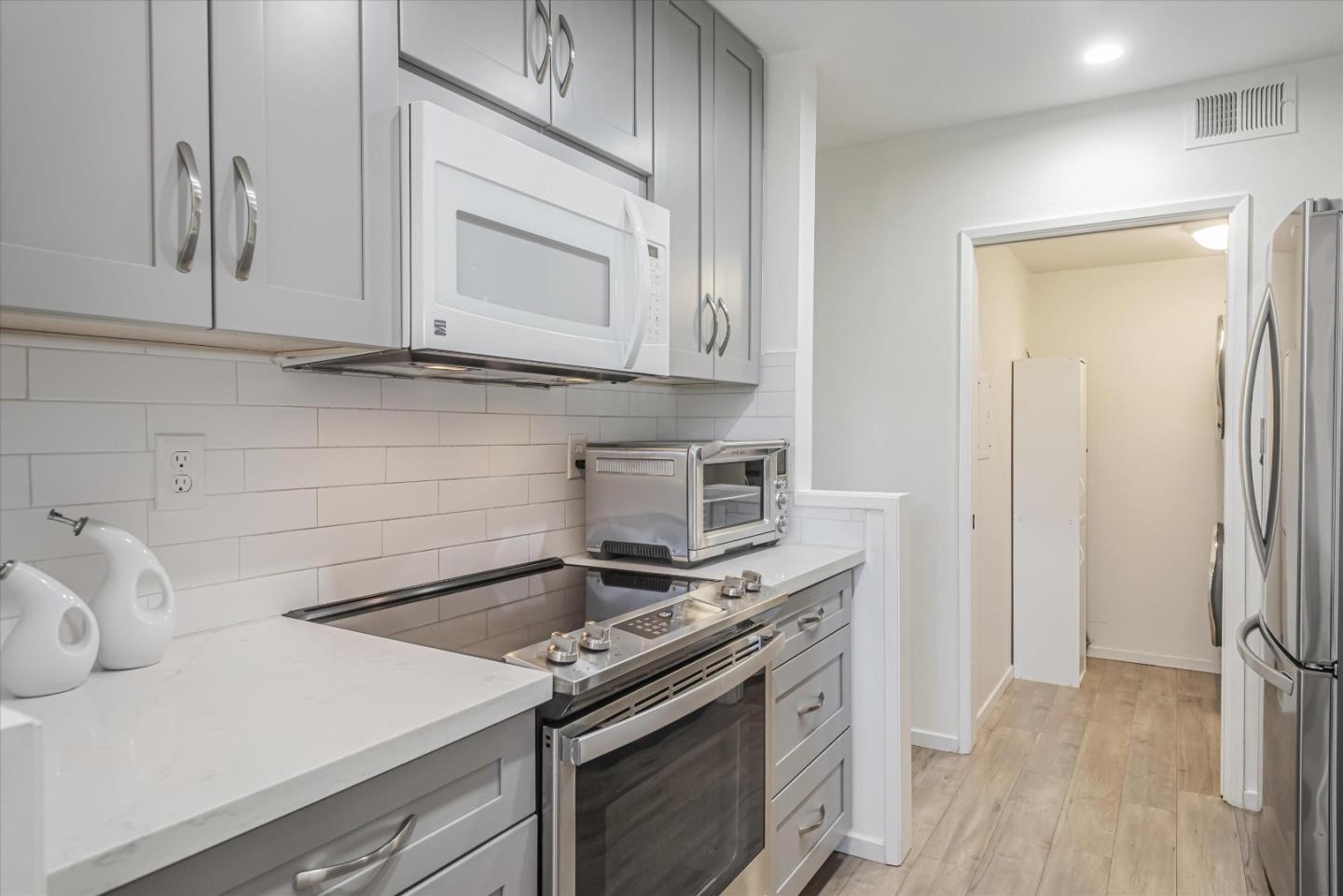 Detail Gallery Image 10 of 40 For 3334 Brittan Ave #9,  San Carlos,  CA 94070 - 2 Beds | 2 Baths