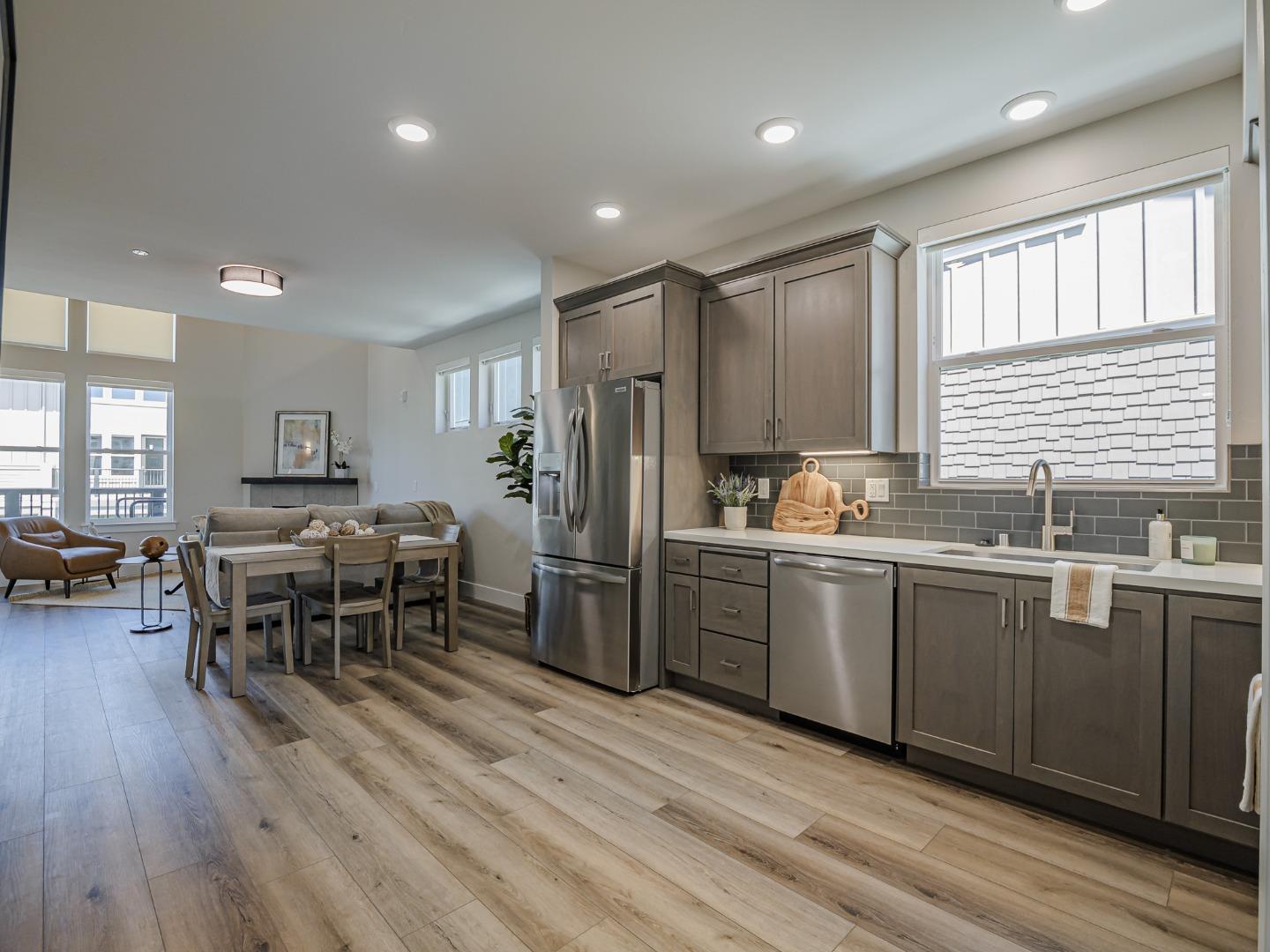 Detail Gallery Image 10 of 31 For 136 Aptos Village Way #1,  Aptos,  CA 95003 - 2 Beds | 2 Baths