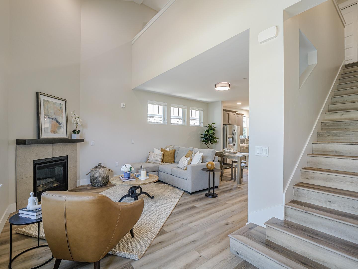 Detail Gallery Image 3 of 31 For 136 Aptos Village Way #1,  Aptos,  CA 95003 - 2 Beds | 2 Baths