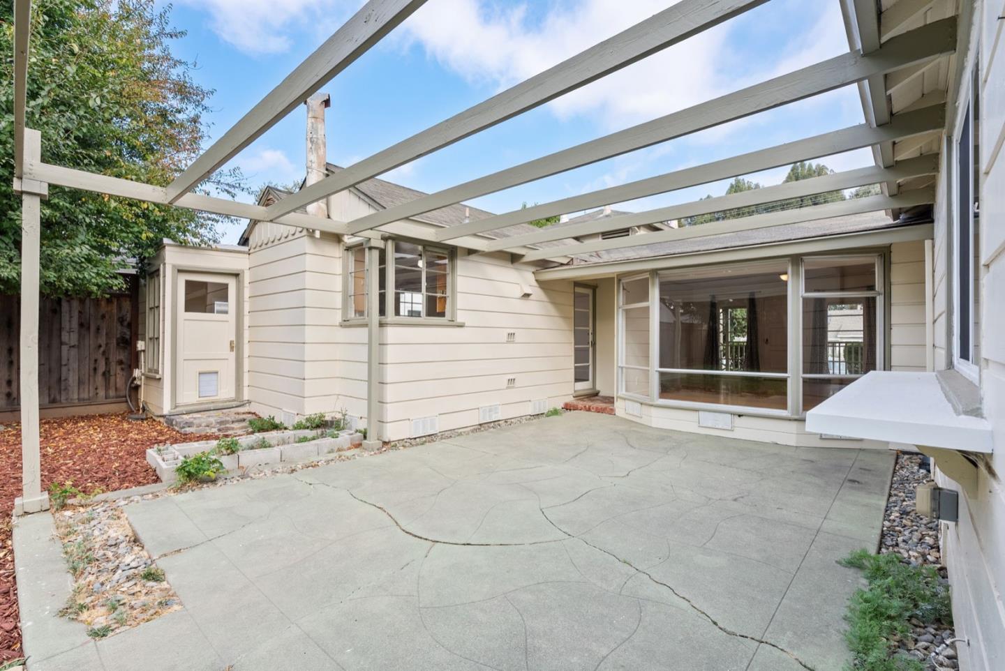 Detail Gallery Image 25 of 29 For 301 22nd Ave, San Mateo,  CA 94403 - 3 Beds | 2 Baths