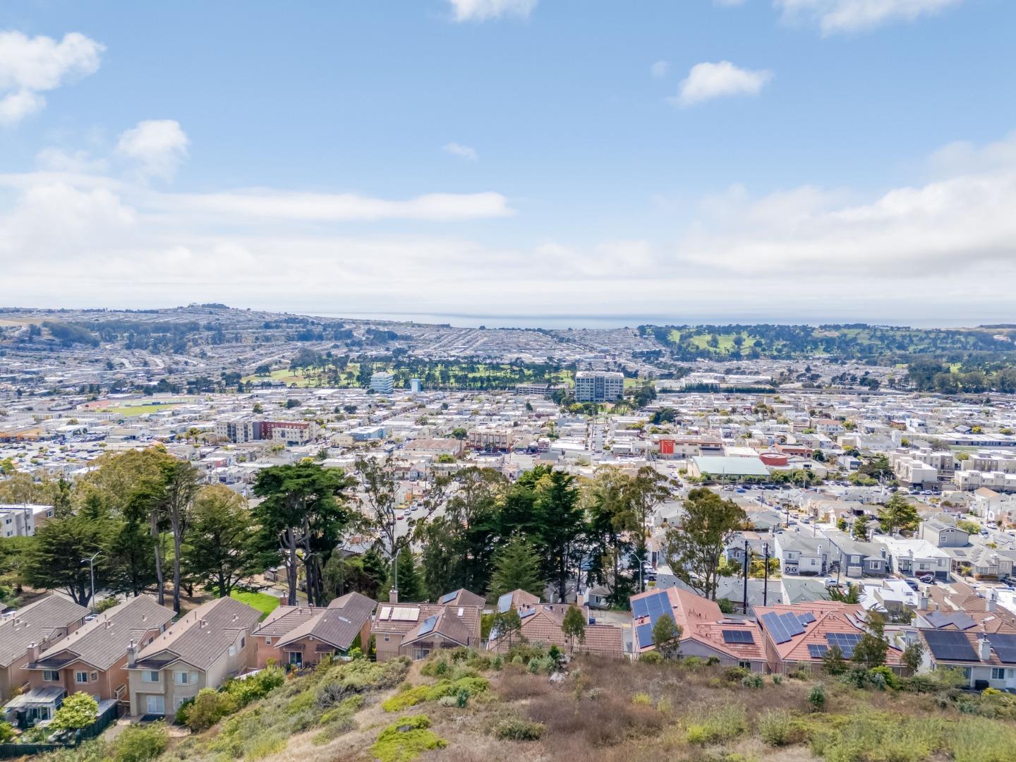 Detail Gallery Image 11 of 35 For 323 Green Ridge Dr #3,  Daly City,  CA 94014 - 3 Beds | 2/1 Baths