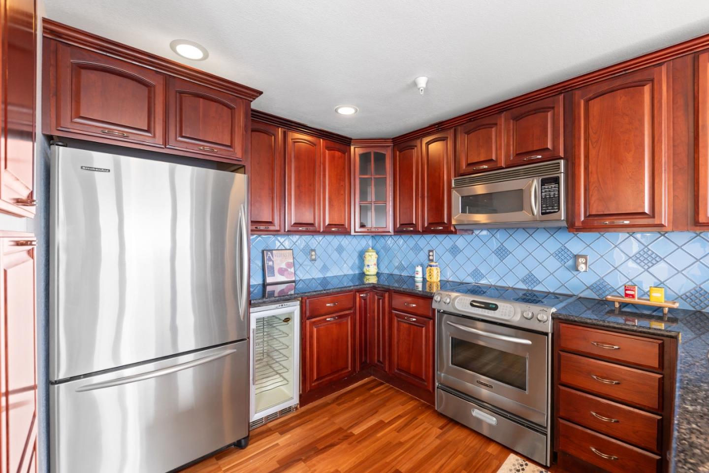 Detail Gallery Image 12 of 35 For 323 Green Ridge Dr #3,  Daly City,  CA 94014 - 3 Beds | 2/1 Baths