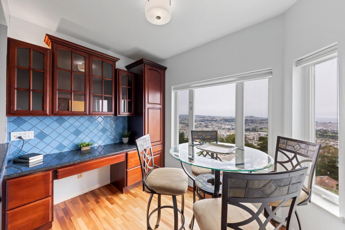 Detail Gallery Image 14 of 35 For 323 Green Ridge Dr #3,  Daly City,  CA 94014 - 3 Beds | 2/1 Baths