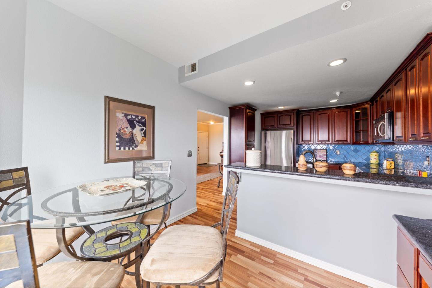 Detail Gallery Image 15 of 35 For 323 Green Ridge Dr #3,  Daly City,  CA 94014 - 3 Beds | 2/1 Baths