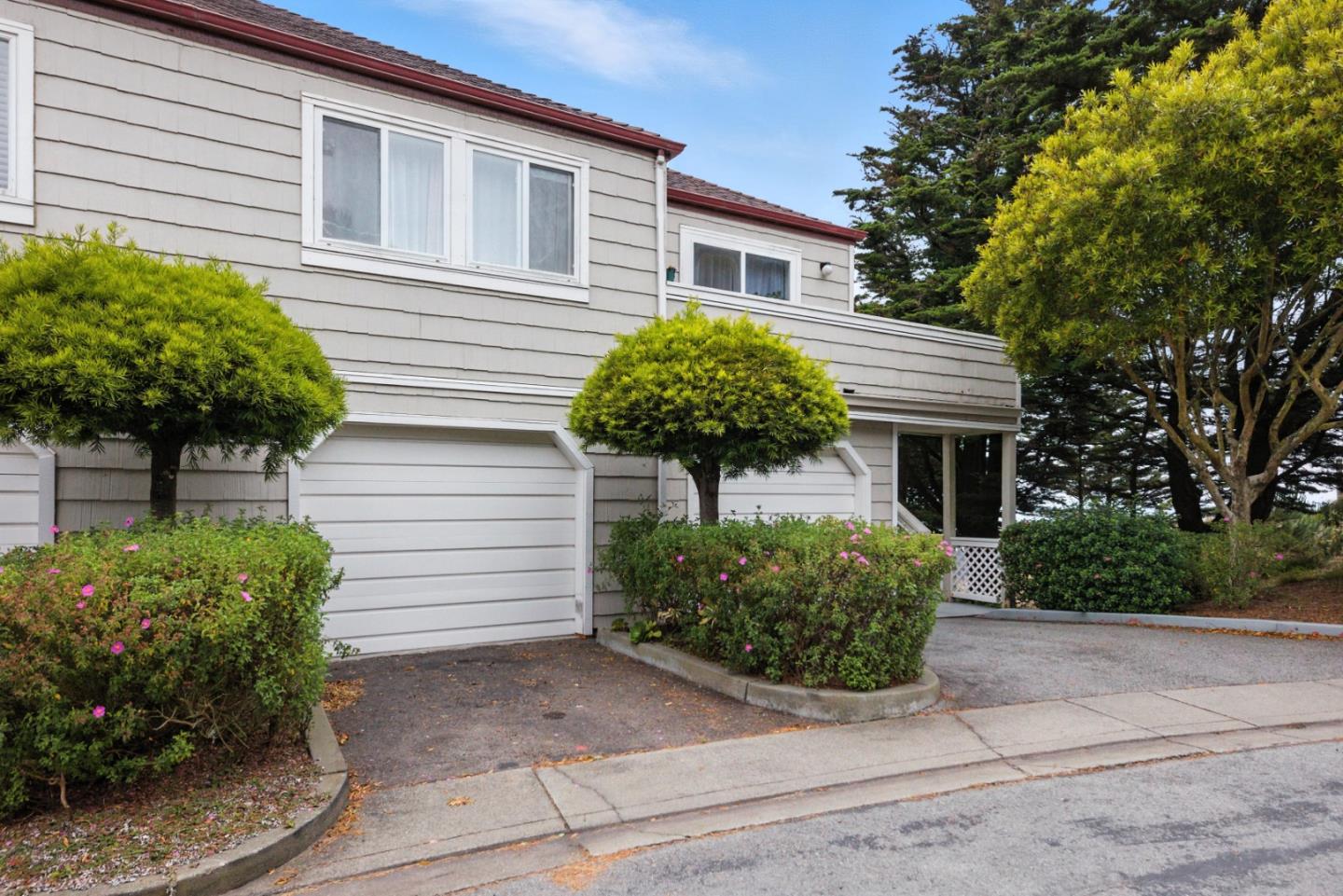 Detail Gallery Image 3 of 35 For 323 Green Ridge Dr #3,  Daly City,  CA 94014 - 3 Beds | 2/1 Baths
