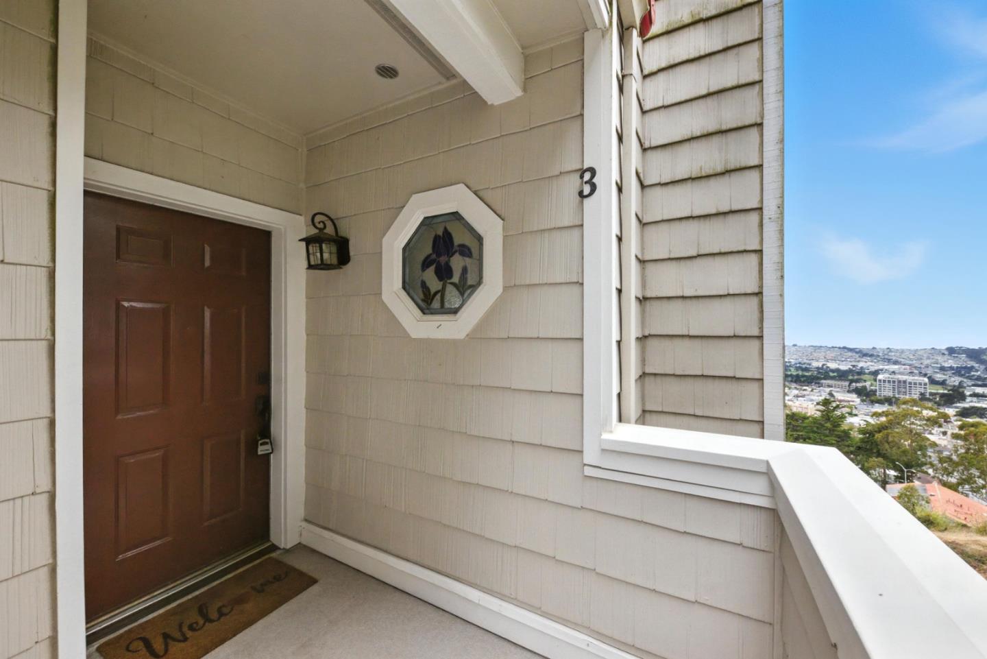 Detail Gallery Image 4 of 35 For 323 Green Ridge Dr #3,  Daly City,  CA 94014 - 3 Beds | 2/1 Baths