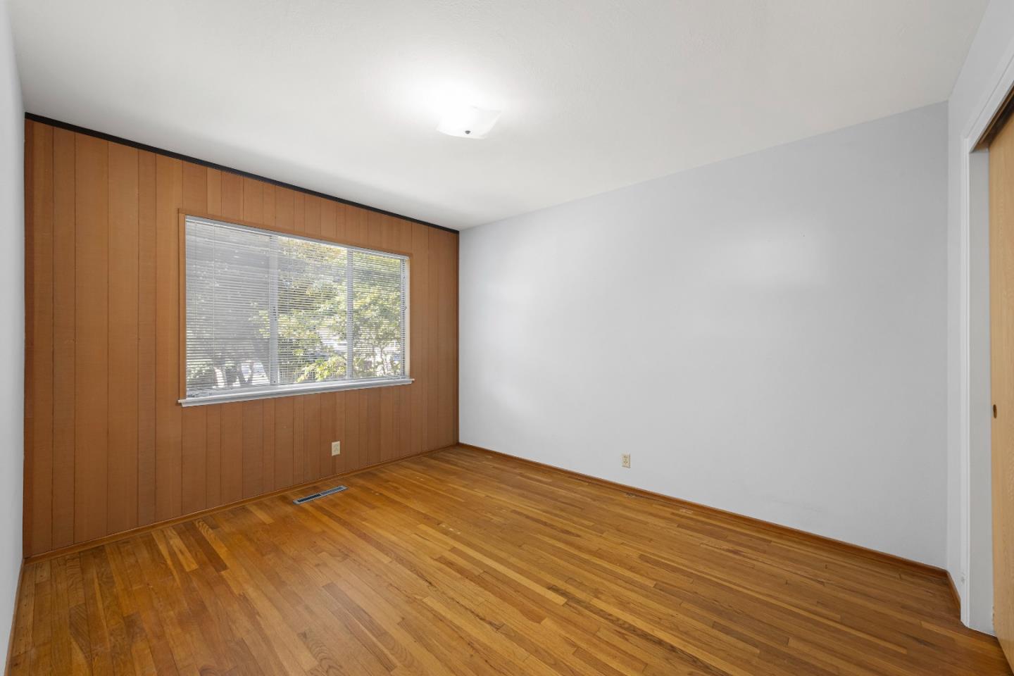 Detail Gallery Image 17 of 25 For 2184 Coronet Dr, San Jose,  CA 95124 - 4 Beds | 2/1 Baths