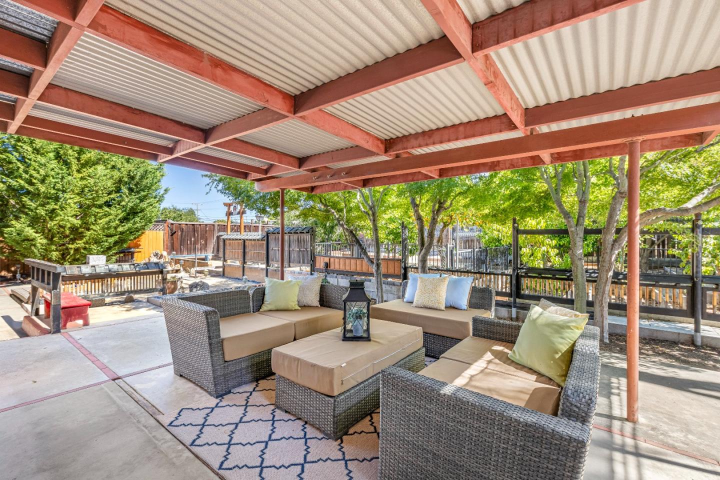 Detail Gallery Image 20 of 25 For 2184 Coronet Dr, San Jose,  CA 95124 - 4 Beds | 2/1 Baths