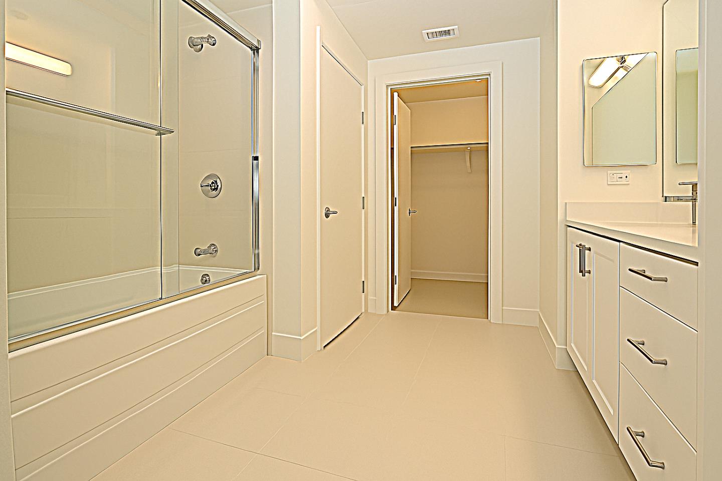 Detail Gallery Image 15 of 31 For 657 Walnut St #404,  San Carlos,  CA 94070 - 2 Beds | 2 Baths