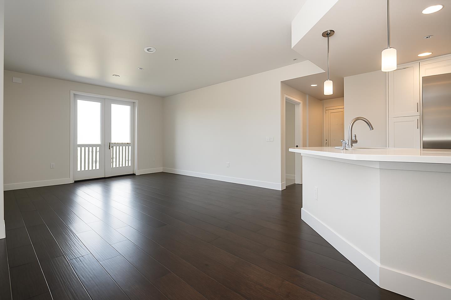 Detail Gallery Image 4 of 31 For 657 Walnut St #404,  San Carlos,  CA 94070 - 2 Beds | 2 Baths