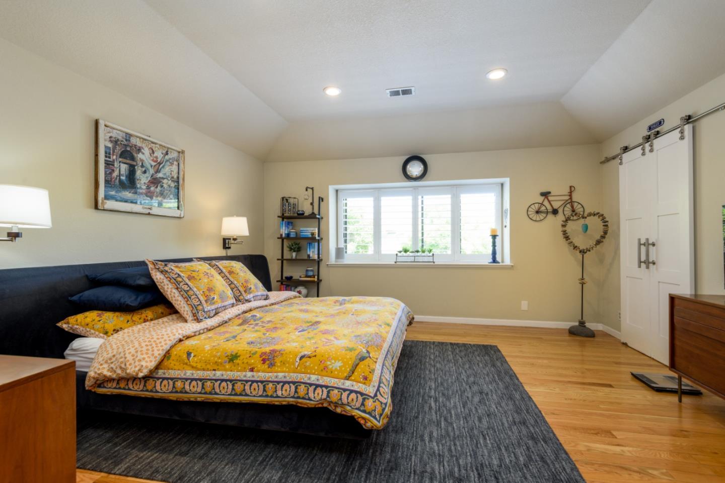 Detail Gallery Image 13 of 25 For 1216 Chantel Way, Redwood City,  CA 94061 - 3 Beds | 2/1 Baths