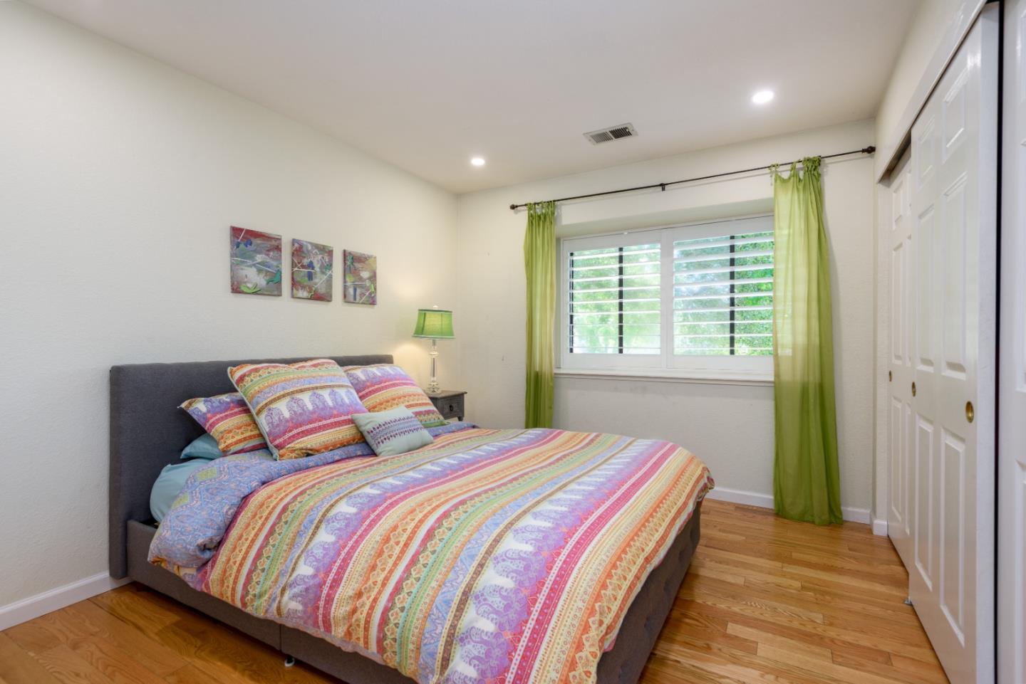 Detail Gallery Image 17 of 25 For 1216 Chantel Way, Redwood City,  CA 94061 - 3 Beds | 2/1 Baths