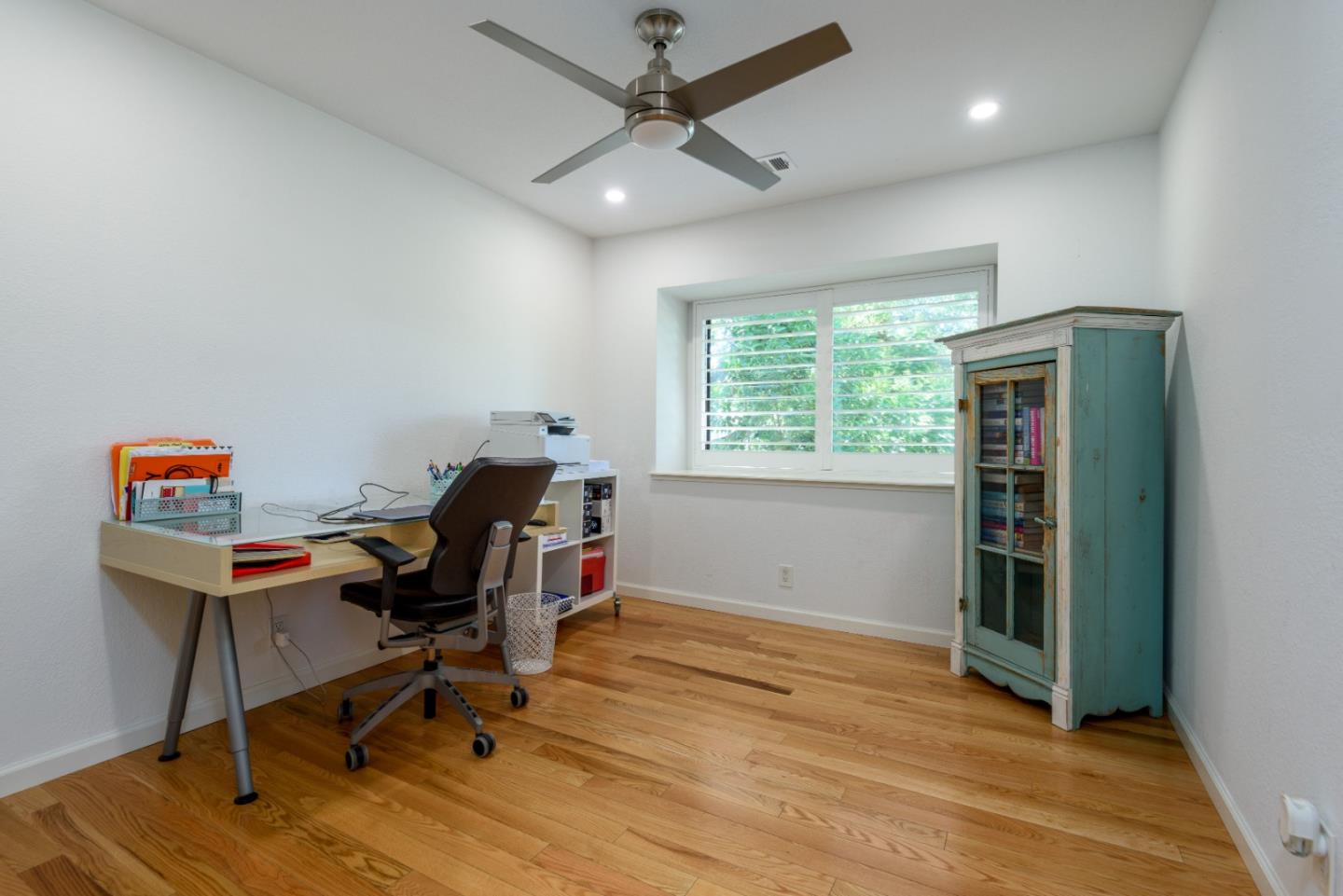 Detail Gallery Image 19 of 25 For 1216 Chantel Way, Redwood City,  CA 94061 - 3 Beds | 2/1 Baths