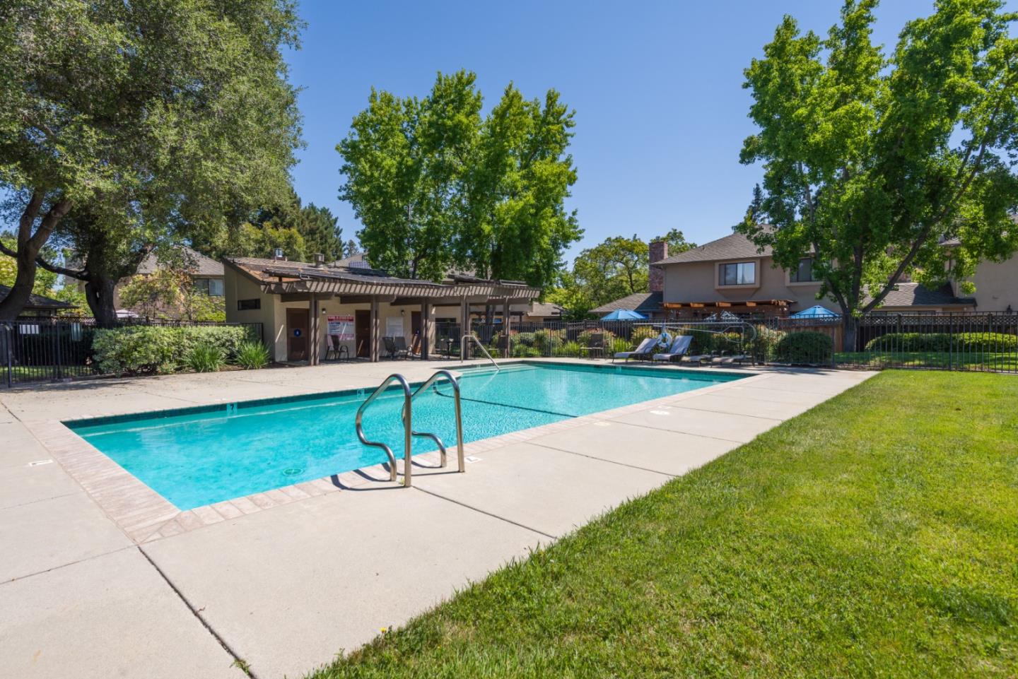 Detail Gallery Image 24 of 25 For 1216 Chantel Way, Redwood City,  CA 94061 - 3 Beds | 2/1 Baths