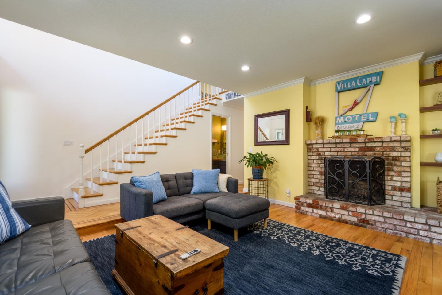 Detail Gallery Image 3 of 25 For 1216 Chantel Way, Redwood City,  CA 94061 - 3 Beds | 2/1 Baths