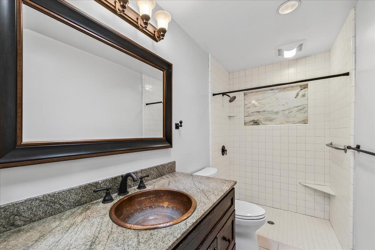 Detail Gallery Image 19 of 22 For 712 Sunset Dr, Pacific Grove,  CA 93950 - 3 Beds | 2 Baths