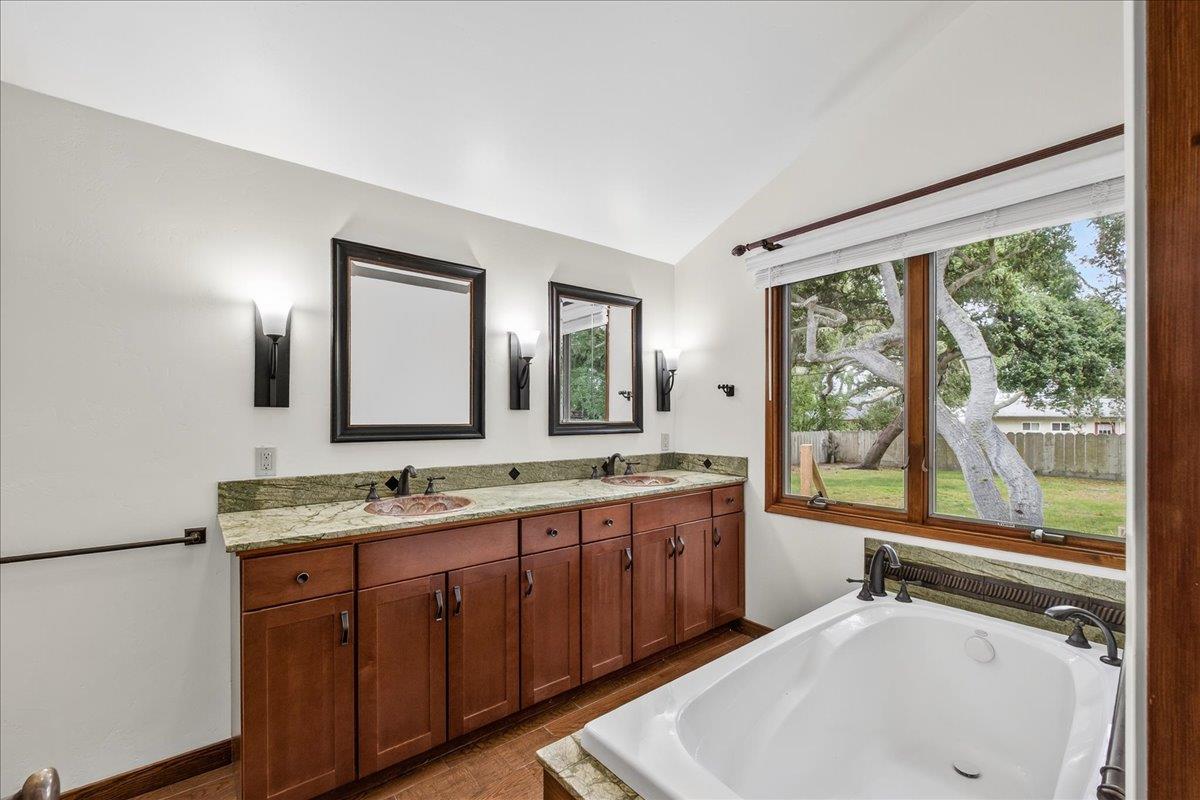 Detail Gallery Image 21 of 22 For 712 Sunset Dr, Pacific Grove,  CA 93950 - 3 Beds | 2 Baths