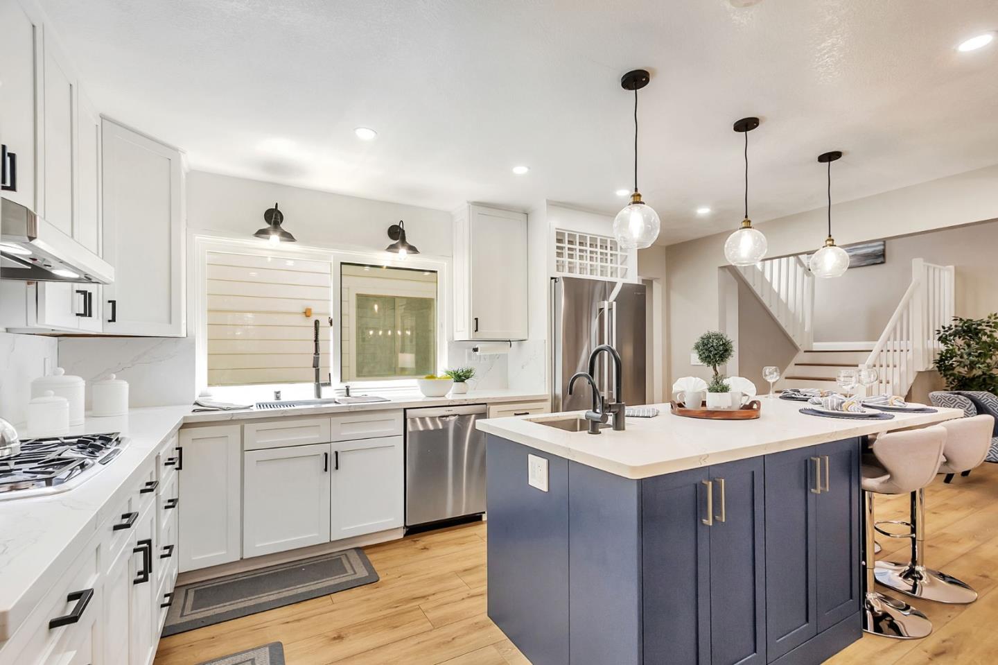 Detail Gallery Image 10 of 48 For 105 Strathmore Pl, Los Gatos,  CA 95032 - 3 Beds | 3 Baths