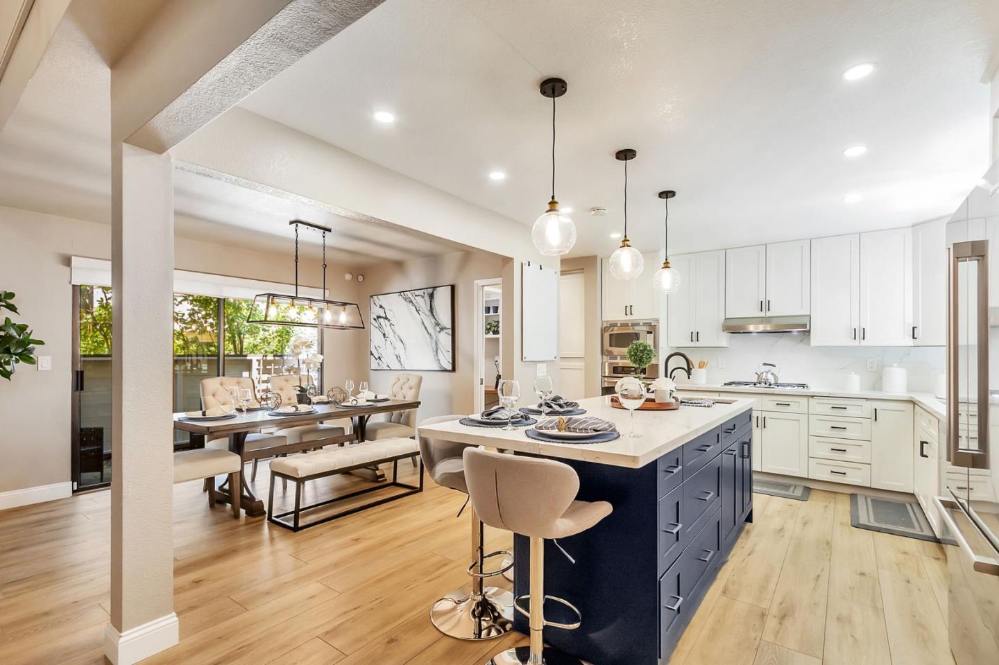 Detail Gallery Image 11 of 48 For 105 Strathmore Pl, Los Gatos,  CA 95032 - 3 Beds | 3 Baths