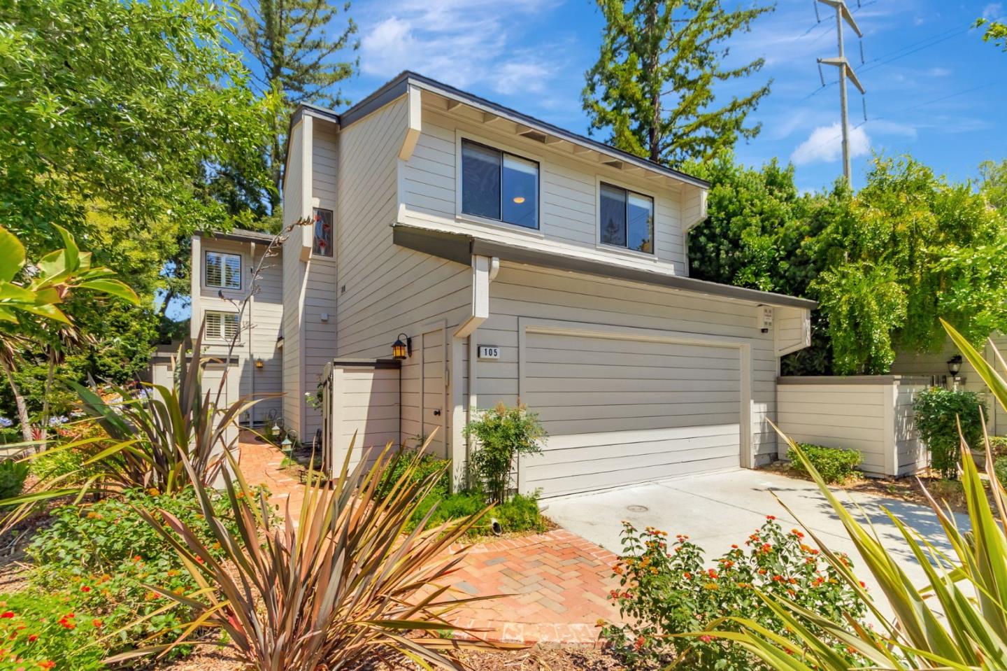 Detail Gallery Image 3 of 48 For 105 Strathmore Pl, Los Gatos,  CA 95032 - 3 Beds | 3 Baths
