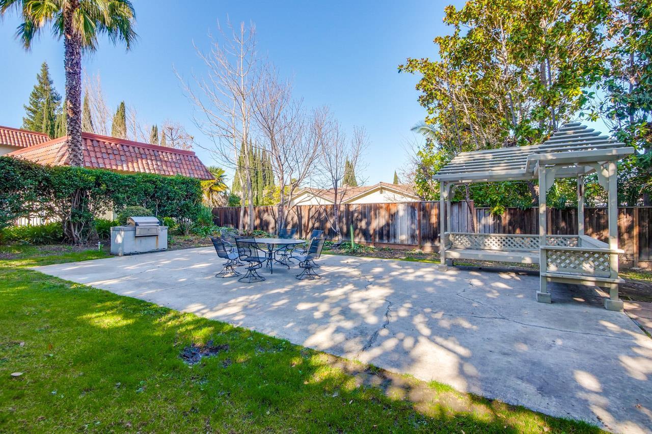 Detail Gallery Image 3 of 16 For 2779 Mauricia a,  Santa Clara,  CA 95051 - 2 Beds | 2 Baths