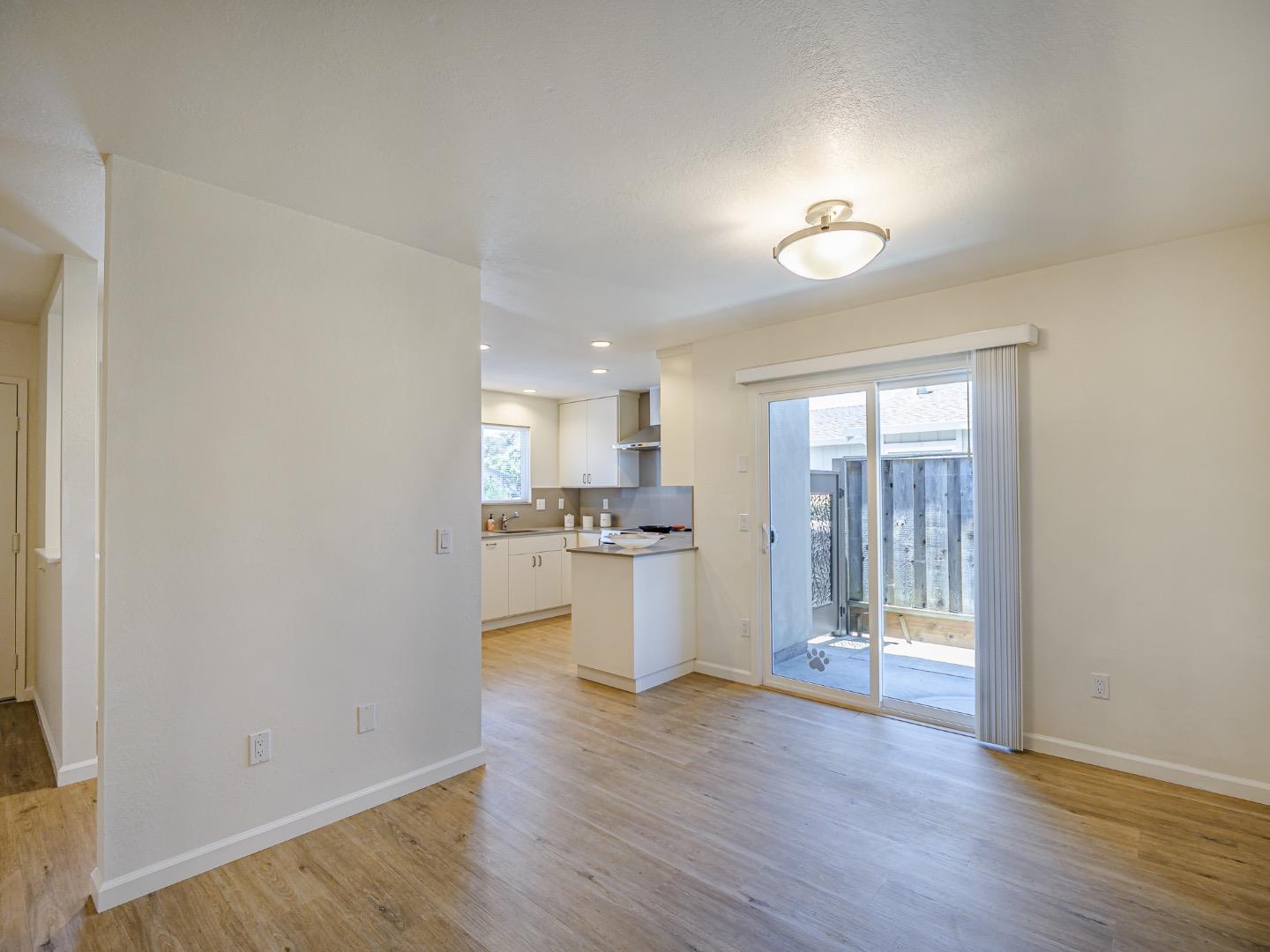 Detail Gallery Image 15 of 38 For 466 Cloudview Dr, Watsonville,  CA 95076 - 2 Beds | 1/1 Baths