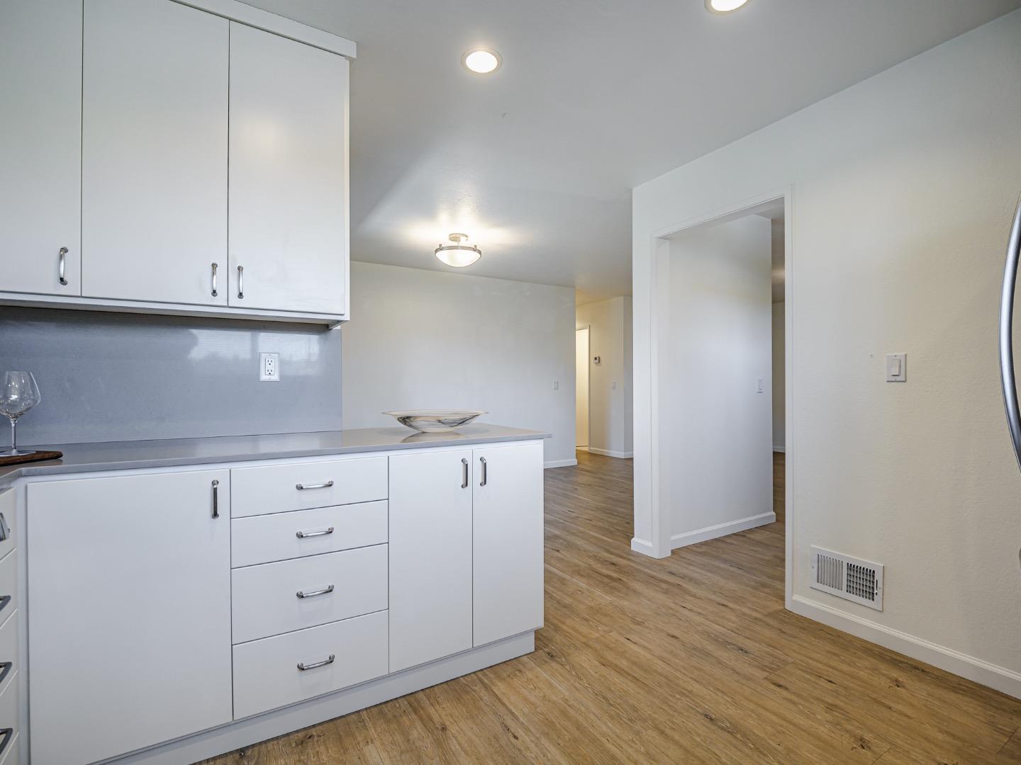 Detail Gallery Image 20 of 38 For 466 Cloudview Dr, Watsonville,  CA 95076 - 2 Beds | 1/1 Baths