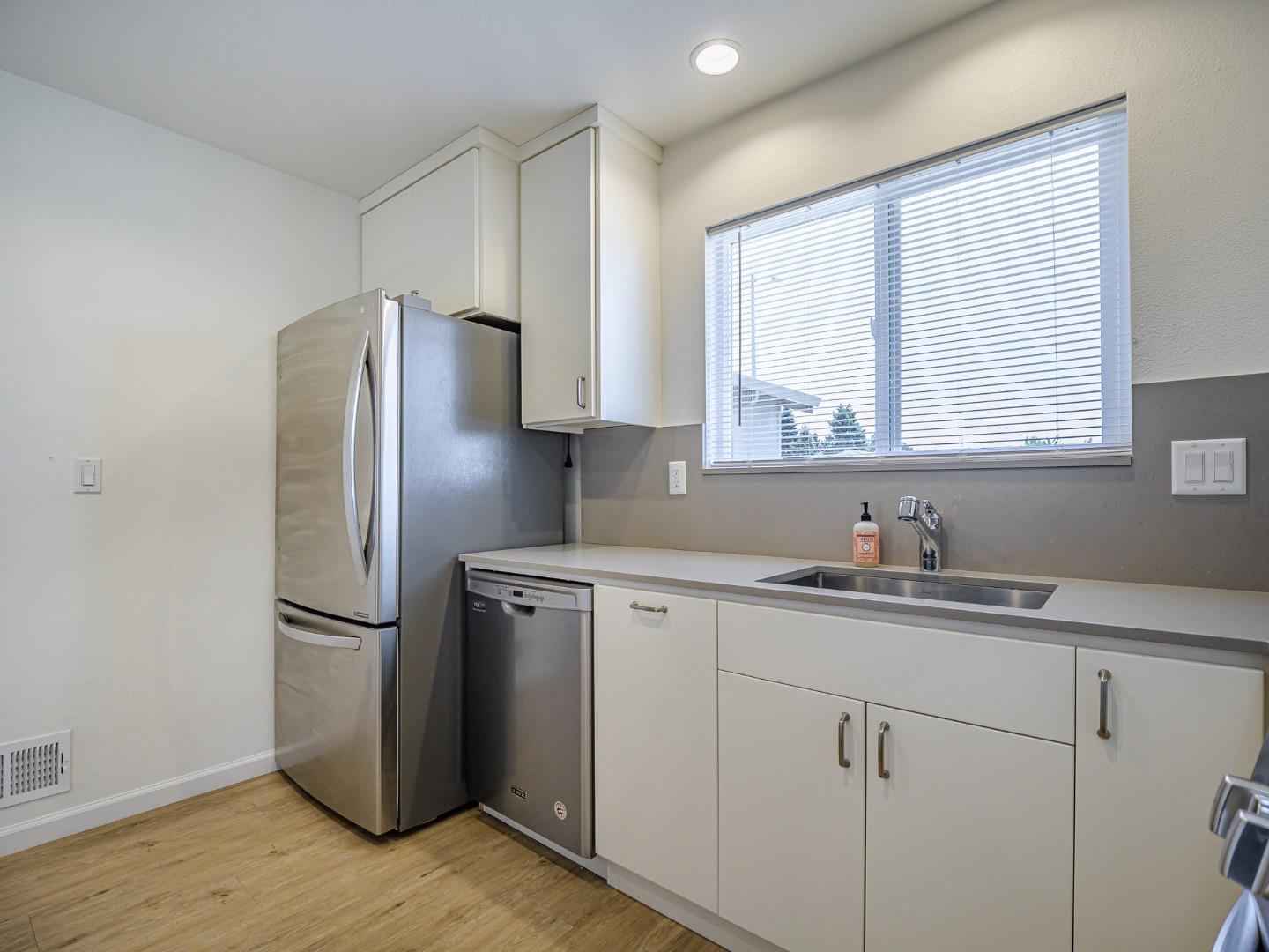Detail Gallery Image 21 of 38 For 466 Cloudview Dr, Watsonville,  CA 95076 - 2 Beds | 1/1 Baths