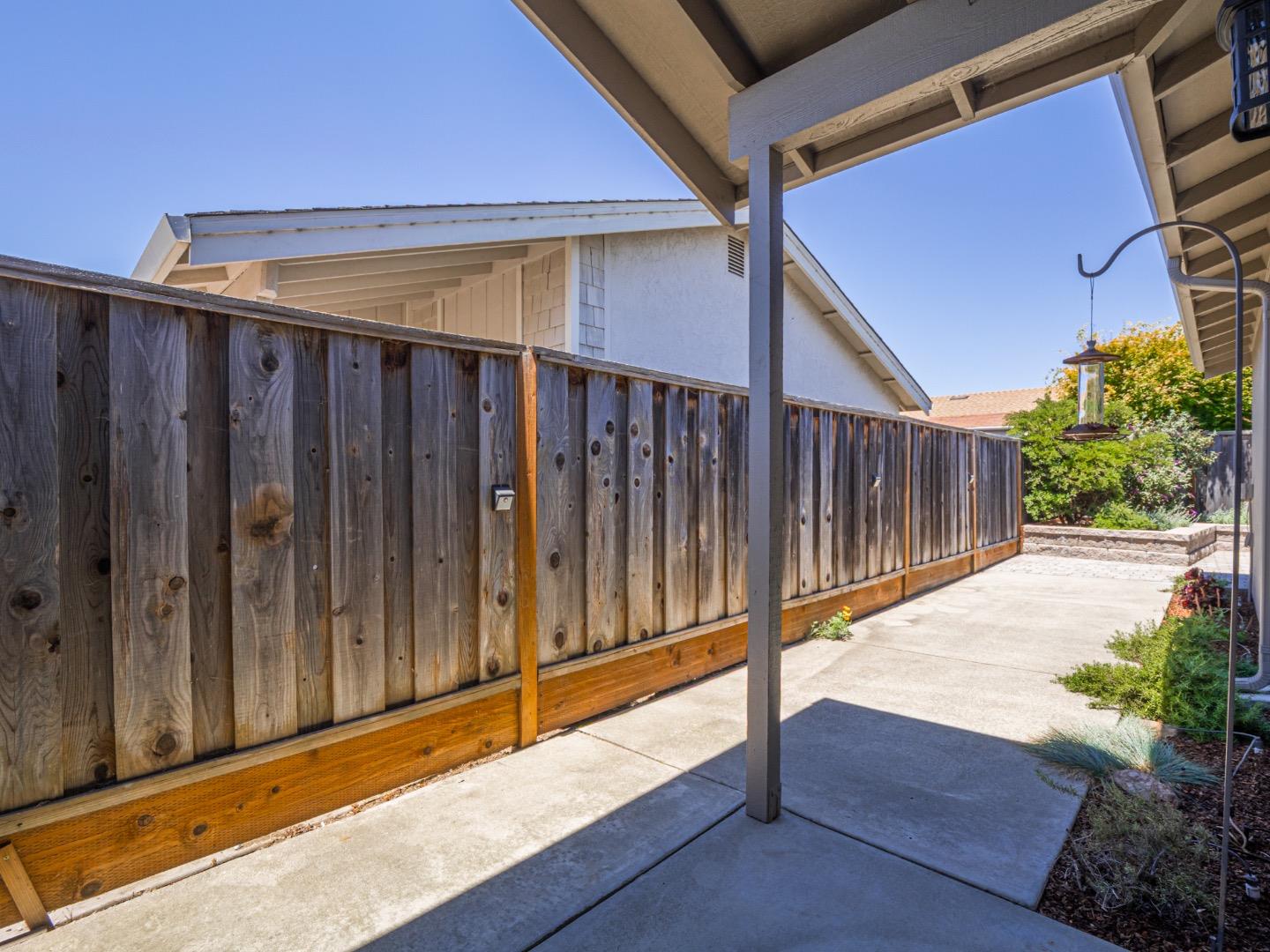 Detail Gallery Image 34 of 38 For 466 Cloudview Dr, Watsonville,  CA 95076 - 2 Beds | 1/1 Baths