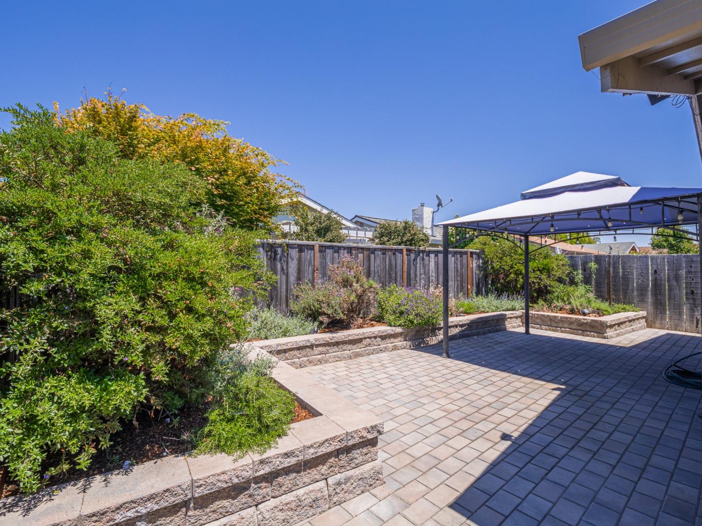 Detail Gallery Image 35 of 38 For 466 Cloudview Dr, Watsonville,  CA 95076 - 2 Beds | 1/1 Baths