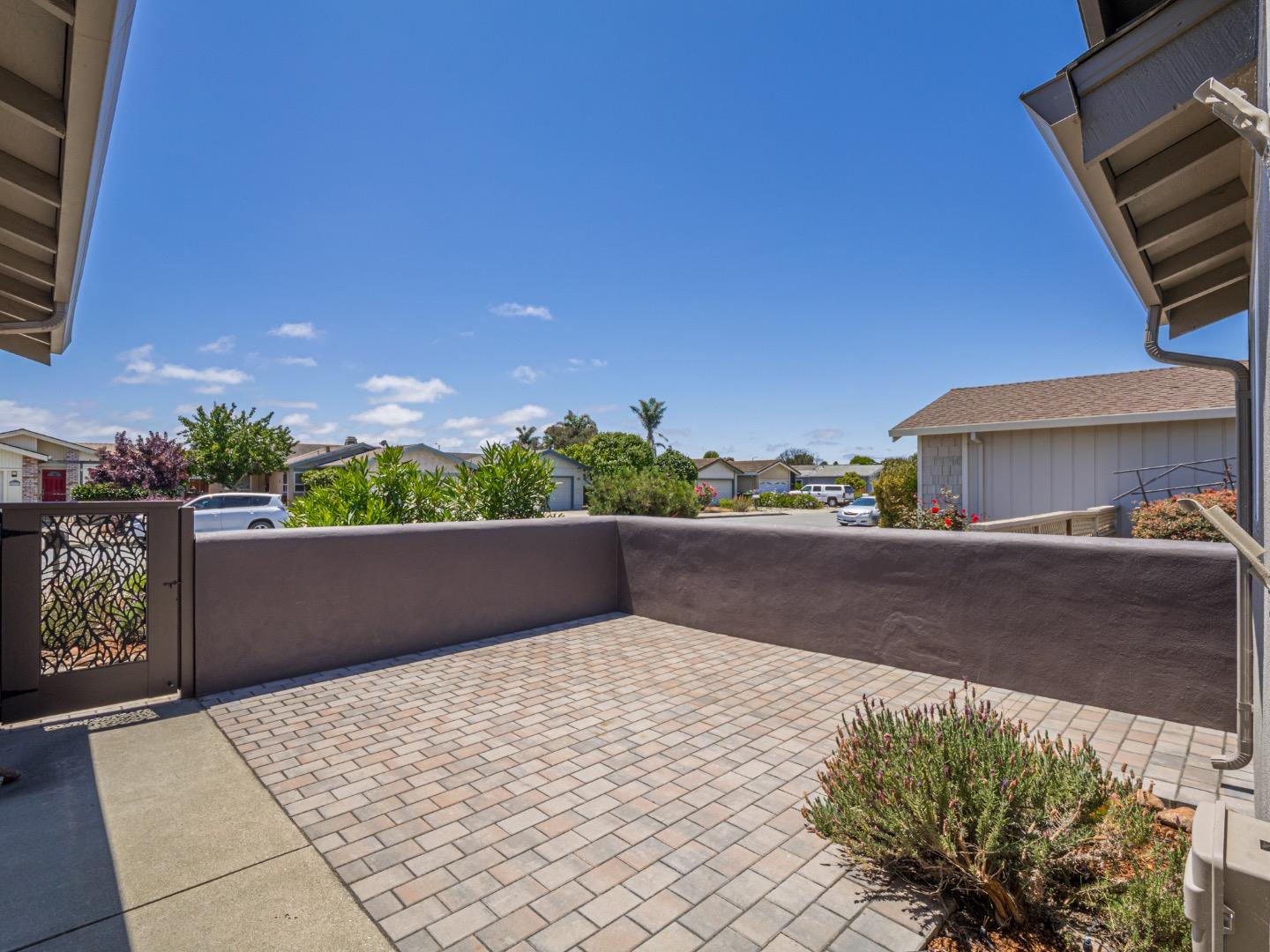 Detail Gallery Image 5 of 38 For 466 Cloudview Dr, Watsonville,  CA 95076 - 2 Beds | 1/1 Baths