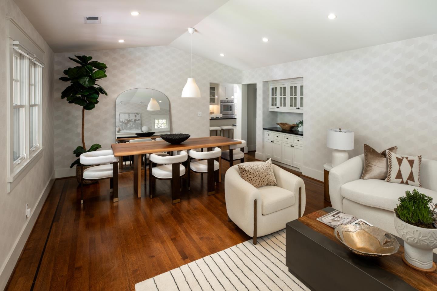 Detail Gallery Image 4 of 16 For 555 Hermosa Way, Menlo Park,  CA 94025 - 3 Beds | 2/1 Baths