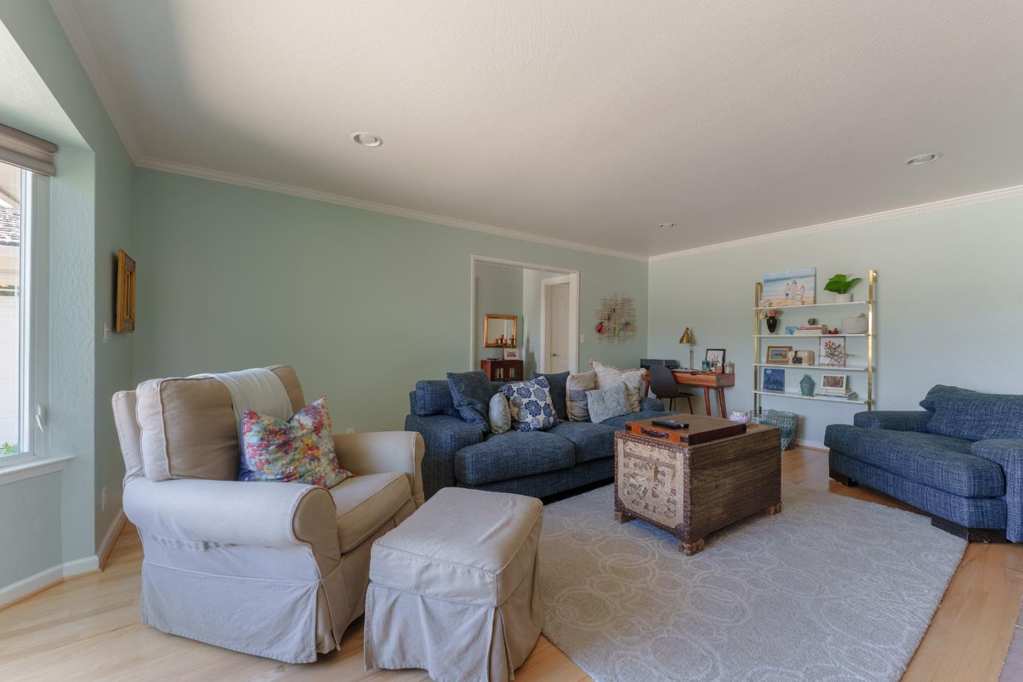 Detail Gallery Image 13 of 27 For 1152 Los Palos Dr, Salinas,  CA 93901 - 3 Beds | 2 Baths